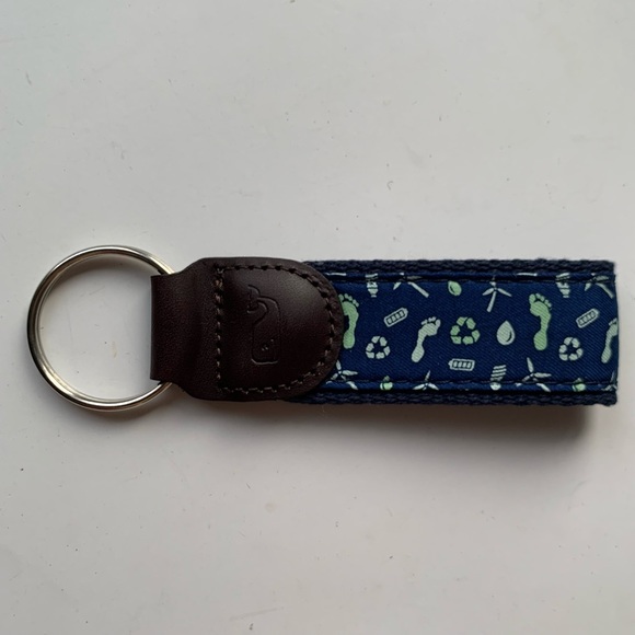 NIB Vineyard Vines Green Footprint Keychain Keyfob Mini Lanyard - Navy Blue - Picture 13 of 16
